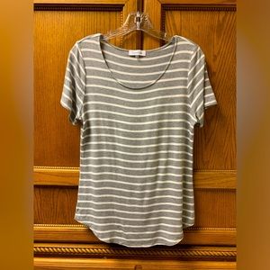 Calvin Klein Gray & White Striped Round Neck Short Sleeve Shirt Size Medium